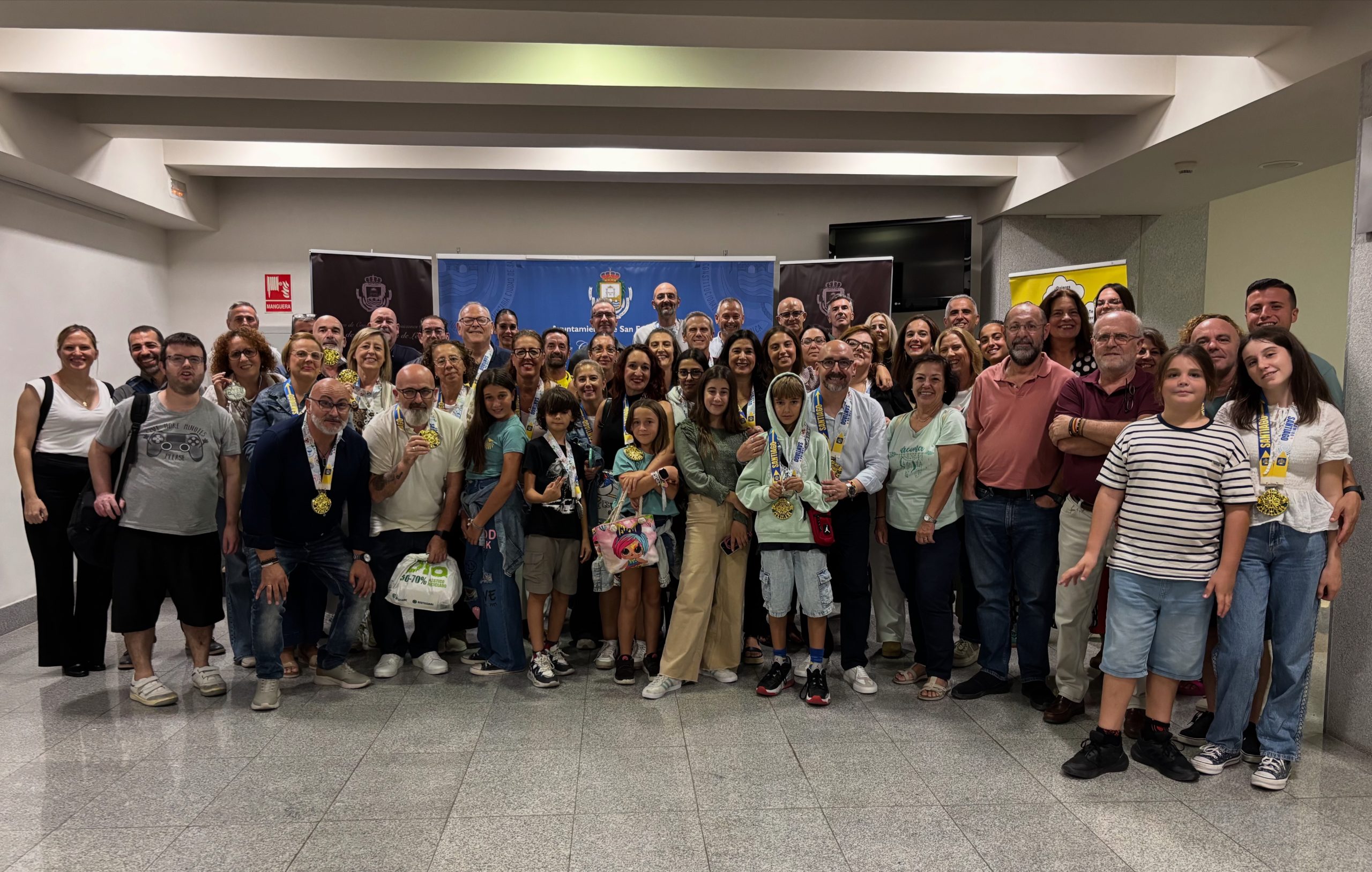 Vida Sana y Feliz condecora a los peregrinos del Camino Inglés 2025