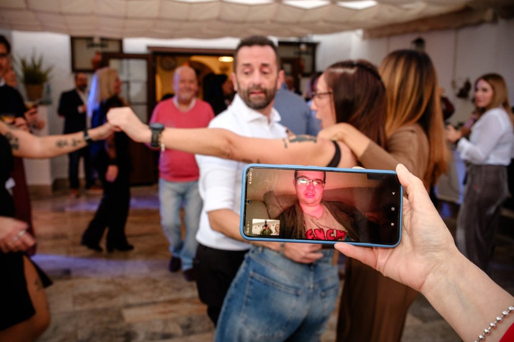 Imagen JPEG 4156 B0E1 EE 12